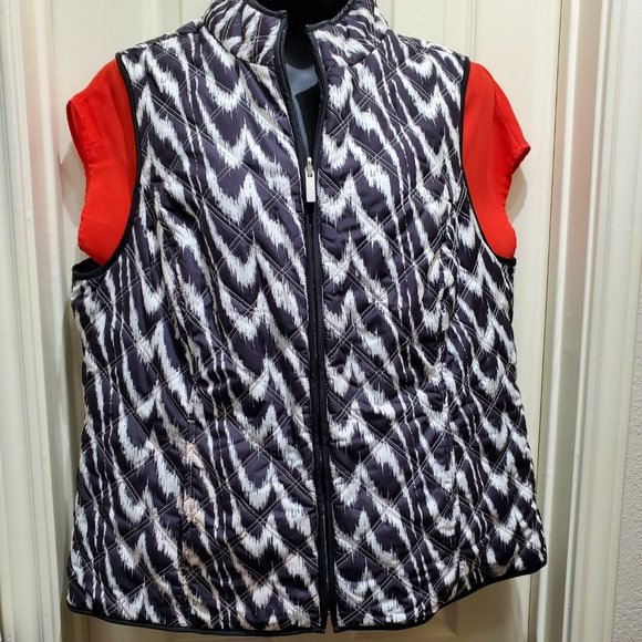 WESTBOUND WOMAN Reversible Black/White Quilted Vest Jacket, 1X - Picture 2 of 11
